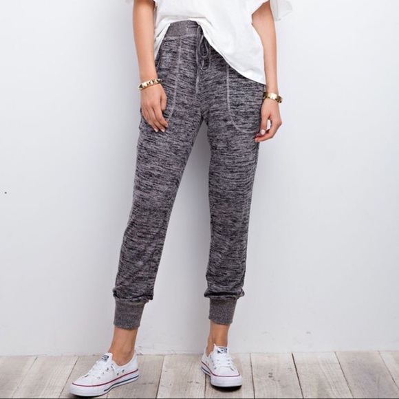 CLEARANCE-FIRM‼️2Toned Brushed Hacci Joggers - Picture 2 of 4